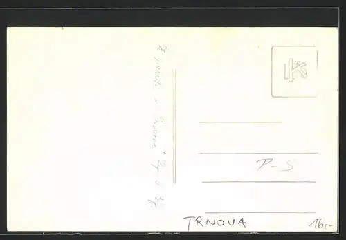 Foto-AK Trnova, Familie vor Haus