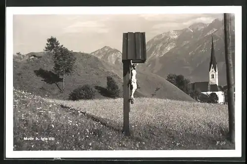 AK Igls, Wegekreuz mit Blick zur Kirche