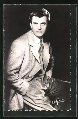AK Schauspieler Henri Vidal charmant im Anzug