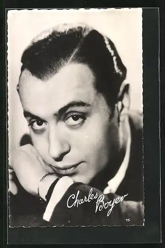 AK Schauspieler Charles Boyer stütz sein Kinn auf die Hand