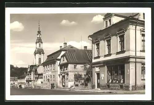 AK Novy Bor, Geschäfte bei der Kirche