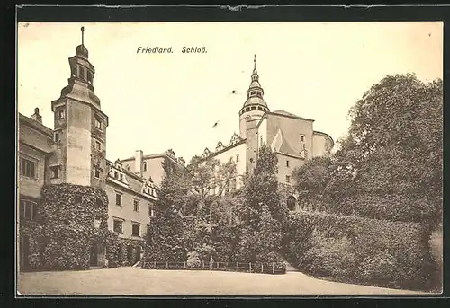 AK Friedland / Frydlant, Hof im Schloss