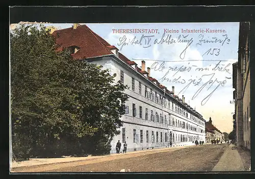 AK Theresienstadt / Terezin, an der kleinen Infanterie-Kaserne