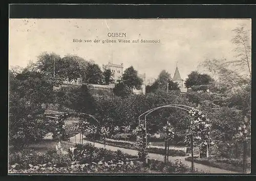 AK Guben, Blick von der grünen Wiese auf Sanssouci