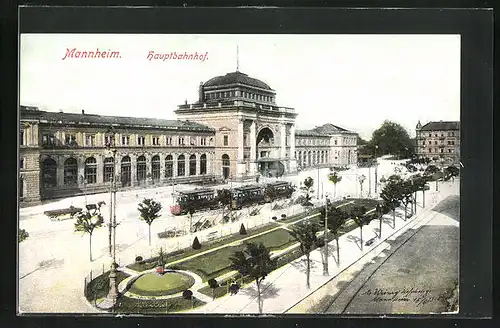 AK Mannheim, Hauptbahnhof mit Strassenbahnen davor