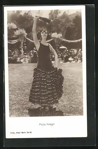 AK Schauspieler Pola Negri im Kostüm ihrer Filmrolle
