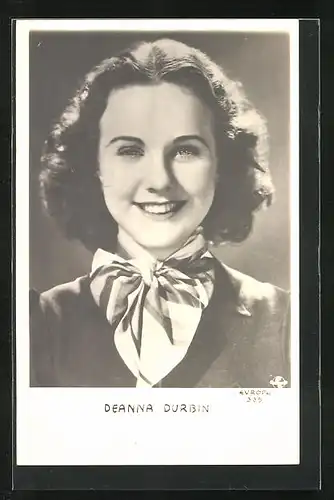 AK Schauspieler Deanna Durbin mit grosser Schleife um den Hals