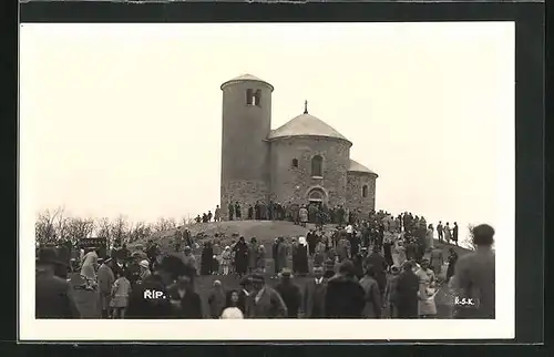 AK Rip, Prozession an der Kirche