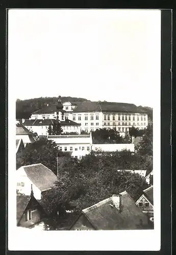 AK Zakupy, Blick über die Dächer zum Schloss