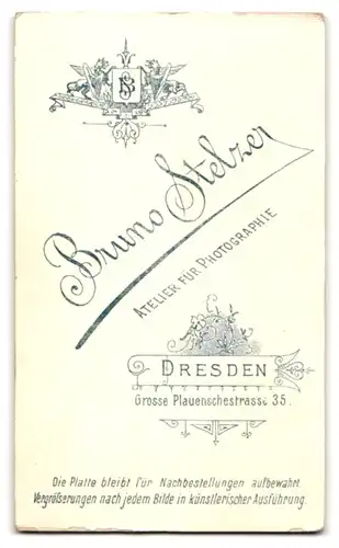 Fotografie Bruno Stelzer, Dresden, Grosse Plauenschestrasse 35, Portrait kleines Mädchen im weissen Kleid