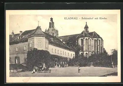 AK Kladrau, Schlosshof mit Kirche