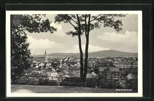 AK Rokycany, Mestské koupaliste, Teilansicht mit Kirche