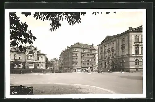 AK Eger, Strassenpartie mit Gebäuden