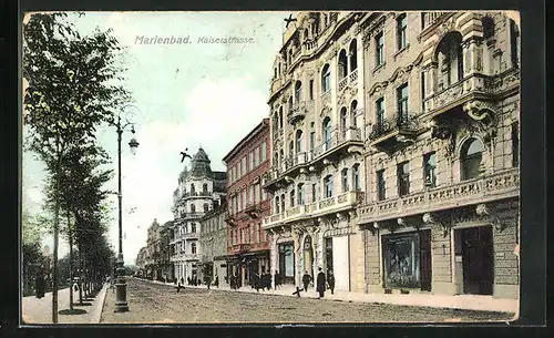 AK Marienbad, Kaiserstrasse mit Geschäften