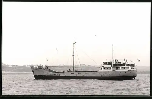 Fotografie Frachtschiff Daniel vor Anker