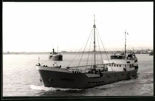 Fotografie Frachtschiff Auriga G in Fahrt