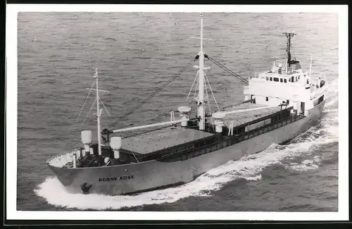 Fotografie Frachtschiff Bonny Rose in voller Fahrt