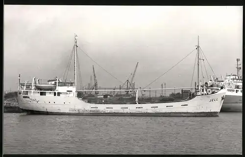 Fotografie Frachtschiff Jell im Hafen