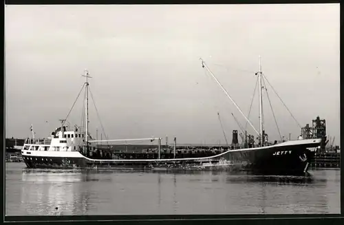 Fotografie Frachtschiff Jetty in Fahrt