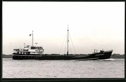 Fotografie Frachtschiff Johannes in Fahrt