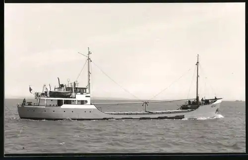 Fotografie Frachtschiff Menje in Fahrt