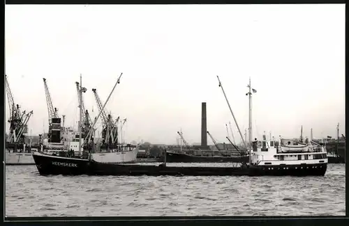 Fotografie Frachtschiff Heemskerk in Fahrt