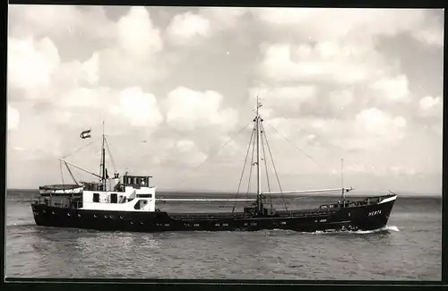 Fotografie Frachtschiff Herta auf See