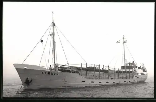 Fotografie Frachtschiff Rubato vor Anker