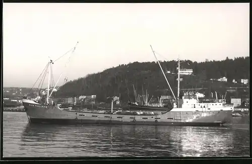 Fotografie Frachtschiff Rien Teekman am Hafen