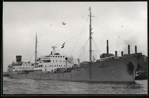 Fotografie Frachtschiff Dagland am Hafen