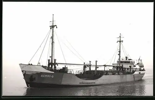 Fotografie Frachtschiff Gerry S in Fahrt