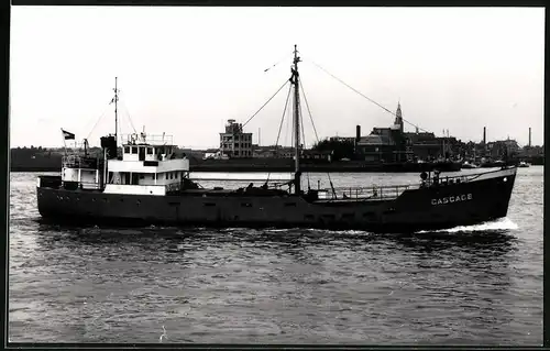 Fotografie Frachtschiff Cascade in Fahrt