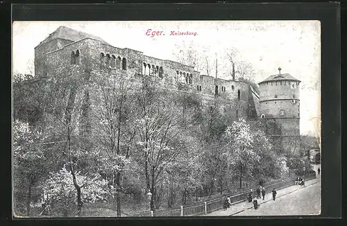 AK Eger, Kaiserburg mit Besuchern