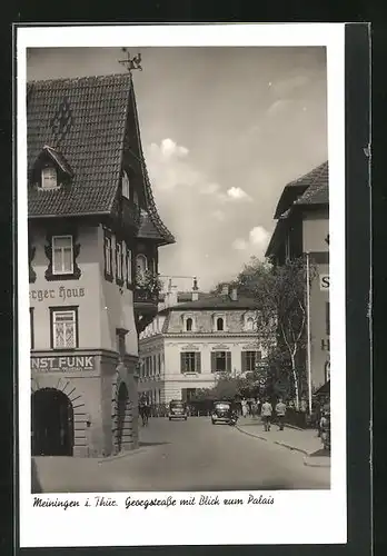 AK Meiningen i. Thür., Georgstrasse mit Blick zum Palais