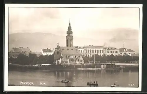 AK Dux / Duchcov, Seepartie mit Booten und Blick auf Kirche