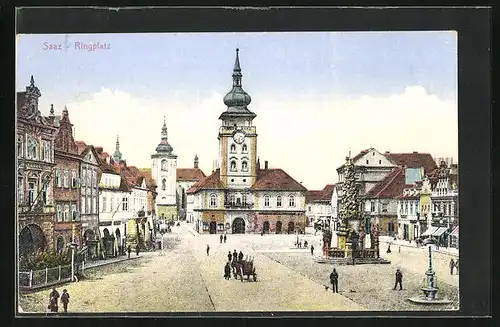 AK Saaz, Ringplatz mit Denkmal und Kirche