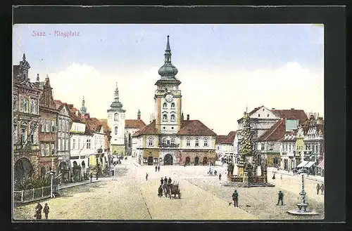 AK Saaz, Ringplatz mit Denkmal und Rathaus