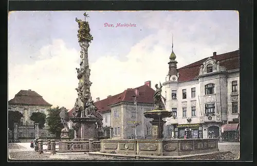 AK Saaz, Marktplatz mit Brunnen und Denkmal