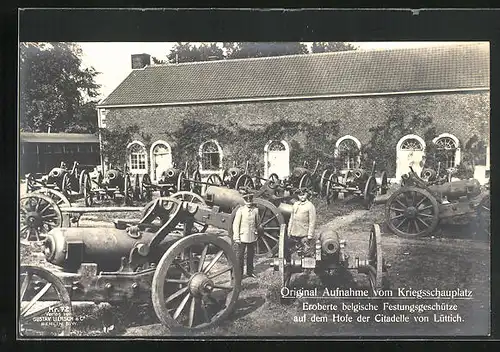 AK Lüttich, Eroberte belgische Festungsgeschütze auf dem Hof der Citadelle