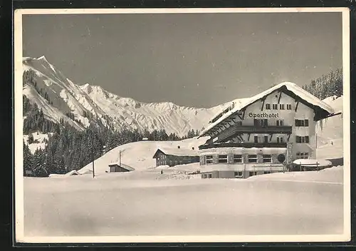 AK Baad, Sporthotel im Winter mit Uhnspitze