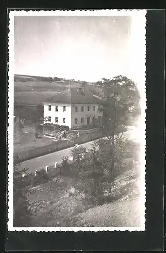 AK Horni Briza, Strassenpartie mit Gasthaus