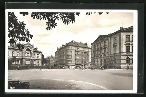 AK Eger, Strassenkreuzung mit Gebäuden