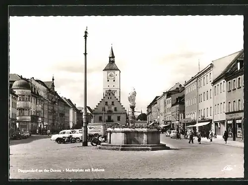 AK Deggendorf /Donau, Marktplatz mit Rathaus