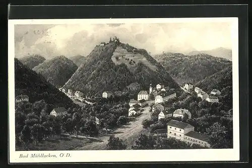 AK Bad Mühllacken, Panorama des Ortes mit Bergen