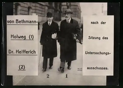 Fotografie von Bethmann-Holweg & Dr. Helfferich nach der Sitzung des Untersuchungsausschusses