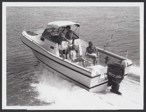 Fotografie Motorboot mit Mercury 3,4 Liter V6 Aussenbordmotor