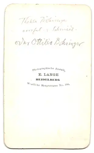 Fotografie E. Lange, Heidelberg, Westliche Hauptstr. 104, Portrait Ottilie Böhringer (gen. Thekla) im Biedermeierkleid