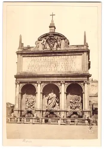 Fotografie unbekannter Fotograf, Ansicht Rom, Partie am Mosesbrunnen