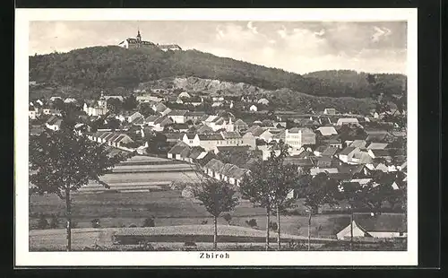 AK Zbiroh, Panoramablick auf Ortschaft und Schloss