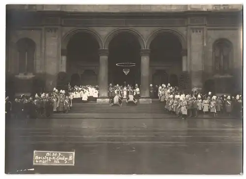 Fotografie unbekannter Fotograf, Ansicht München, Beisetzung König Ludwig III. von Bayern am 06.11.1921